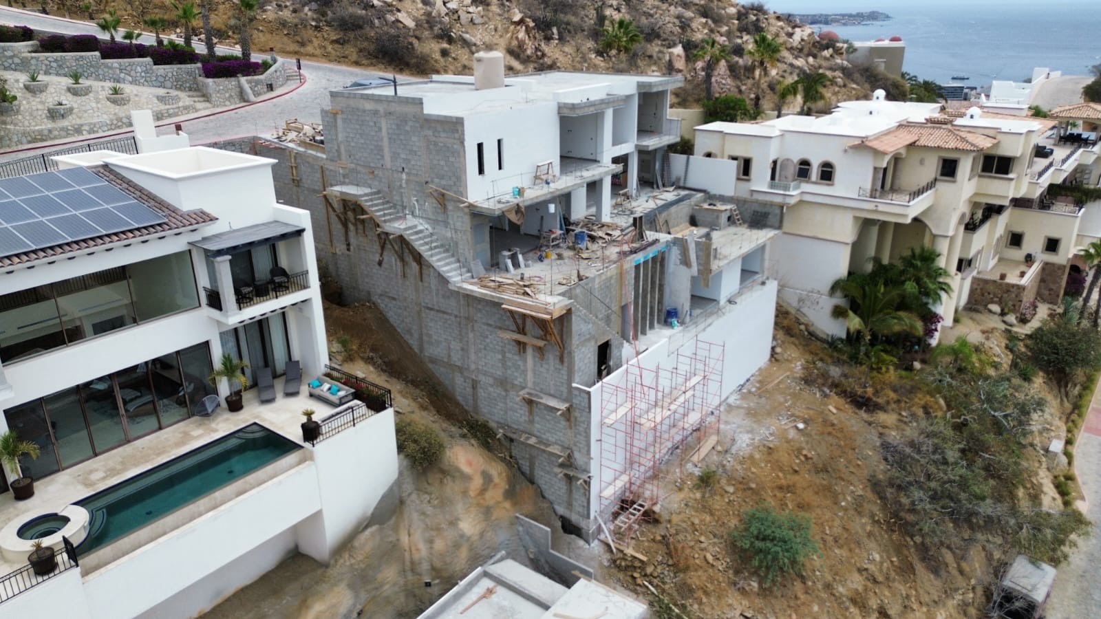 Custom Home Builder in Pedregal